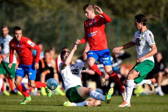 Helsingborgs Darijan Bojanić och Hammarbys Lars Saetra och