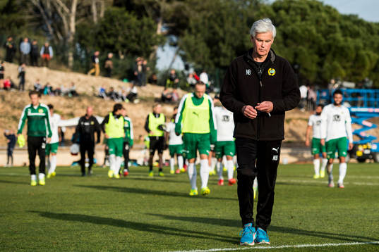 Hammarbys tränare Nanne Bergstrand deppar