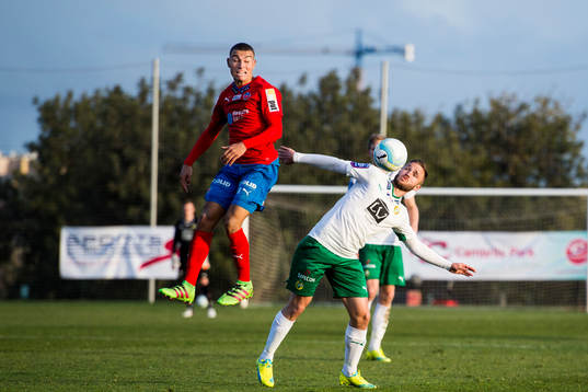 Helsingborgs Jordan Larsson och Hammarbys Mats Solheim