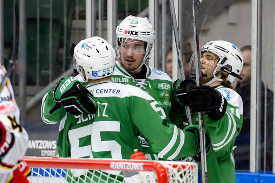 Rögles Felix Schütz (v) och Timothy Liljegren (h) jublar