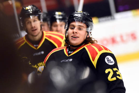 Brynäs Lucas Carlsson jublar