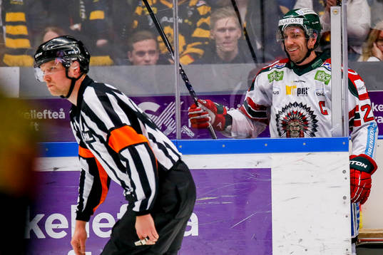 Frölundas Joel Lundqvist flinade åt domaren Aleksi Rantala