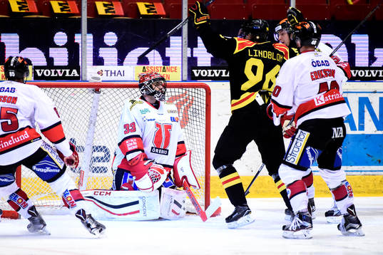 Brynäs Oskar Lindblom jublar