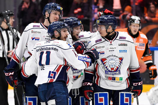 Linköpings Garret Roe jublar