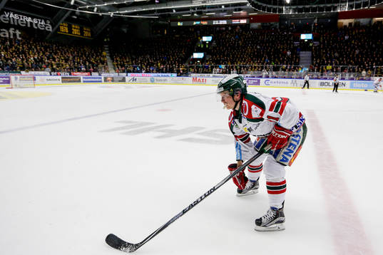 Frölundas Ryan Lasch skadade axeln