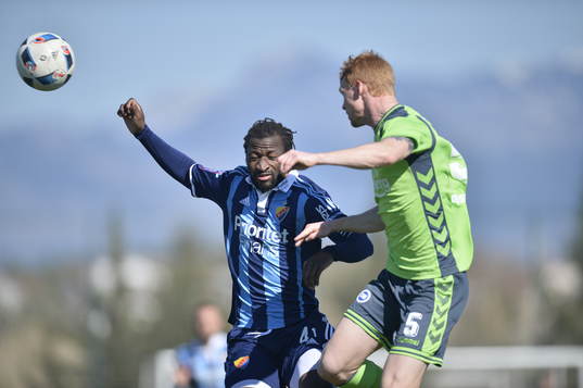 Djurgårdens Amadou Jawo och Odenses Lasse Nielsen