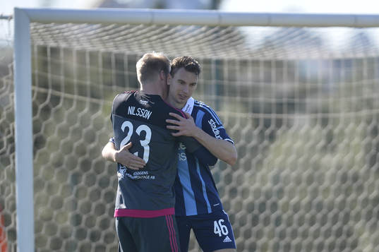 Djurgårdens målvakt Hampus Nilsson och Marcus Hansson