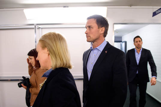 Frölundas tränare Roger Rönnberg innan en presskonferens