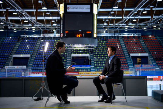 s Dusan Umicevic intervjuar Frölundas Joel Lundqvist