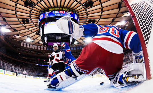 New Jerseys Jacob Josefson oroar framför New Yorks