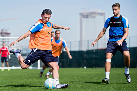 Malmö FFs Agon Mehmeti och Kári Árnason