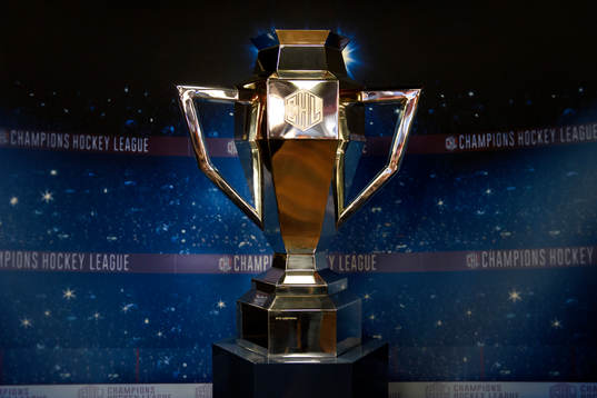 CHL-pokalen innan finalen i CHL mellan Kärpät och