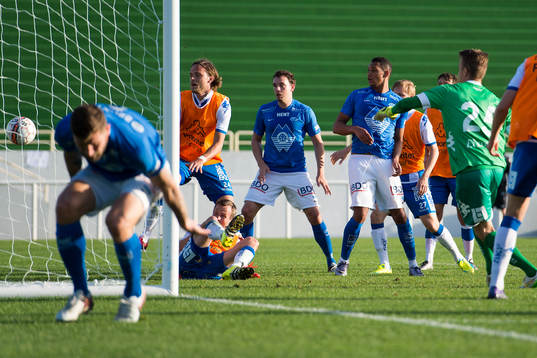 IFK Göteborg gör 2-1 genom självmål