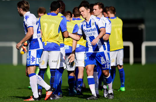 IFK Göteborgs Mads Winther Albeck hälsar på Moldes