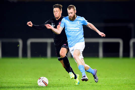 Bläddra bland fler bilder av Fotboll, Dubai International Cup, Malmö FF - Midtjylland