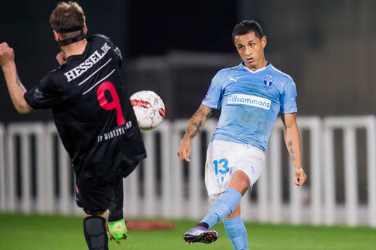 Midtjyllands Morten Rasmussen och Malmö FFs Yoshimar Yotún