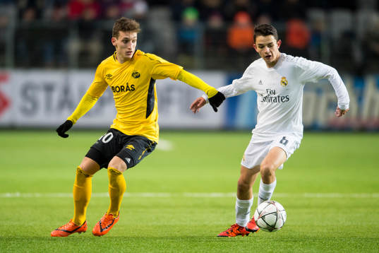 Real Madrids Álvaro Fidalgo och Elfsborgs Arian Kabashi