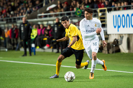 Elfsborgs Rami Kaib och Real Madrids Oscar Nar