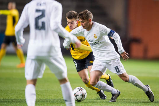 Real Madrids Aleix Febas och Elfsborgs Oscar Iglicar