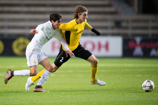 Elfsborgs Christopher Mc Vey och Real Madrids Mario