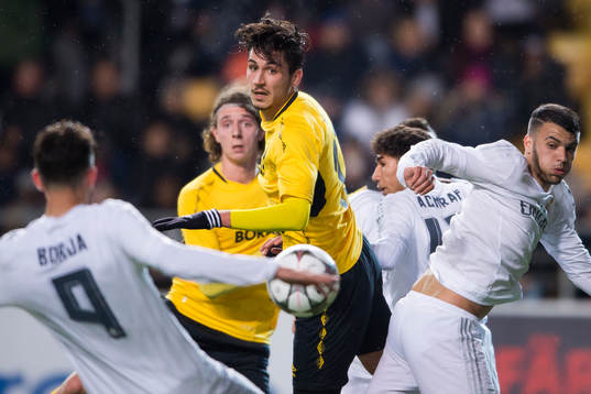 Elfsborgs Arber Sahiti och Real Madrids Alex Martín