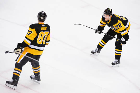 Pittsburghs Sidney Crosby och Patric Hörnqvist