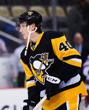 Pittsburghs Oskar Sundqvist vid uppvärmningen