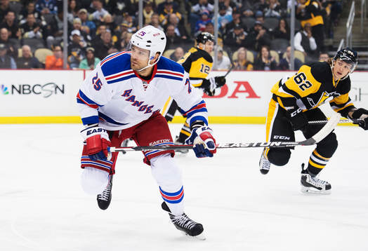 New Yorks Viktor Stålberg och Pittsburghs Carl Hagelin