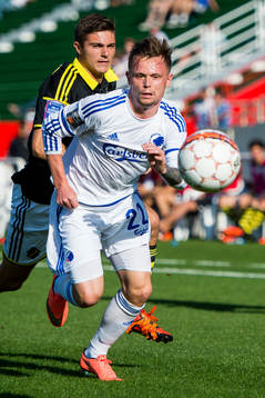 s Marko Nikolic jagar FC Köpenhamns FC Köpenhamns Peter