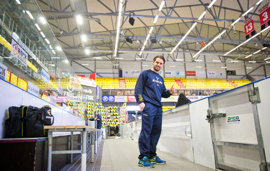Sveriges Martin Johansson gör tummen upp