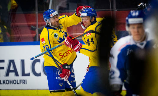 Sveriges Nicklas Danielsson gör 1-0