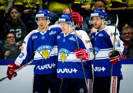 Finlands Harri Pesonen gör 3-1 och jublar med Ossi