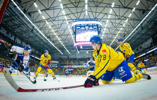 Finlands Ilari Filppula, Sveriges Nicklas Danielsson och