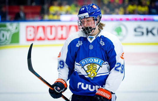 Finlands Patrik Laine deppar