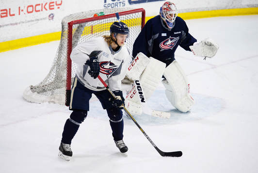 William Karlsson och målvakten Anton Forsberg