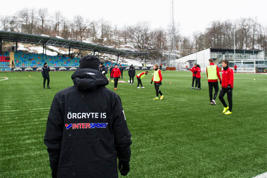 Örgrytespelare värmer upp