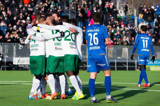 Hammarbys Erik Israelsson (v) jublar
