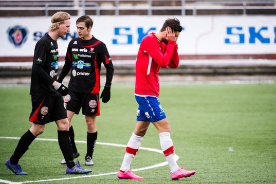 Örgrytes Johan Hedman deppar framför Trollhättans