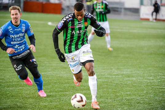 Halmstads Fredrik Olsson och GAIS Liam Loyd Davies