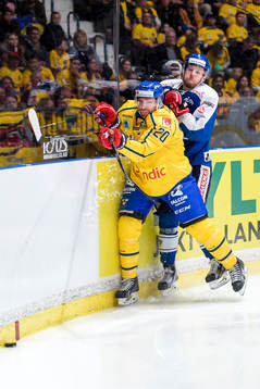 Sveriges Joel Lundqvist och Finlands Tommi Kivistö
