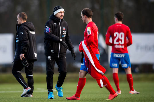 Helsingborgs manager Henrik Larsson (m)