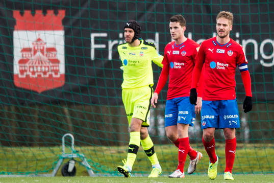 Helsingborgs målvakt Matt Pyzdrowski, Jesper Björkman och