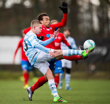 Helsingörs Daniel Thorup och Helsingborgs Matthew Rusike