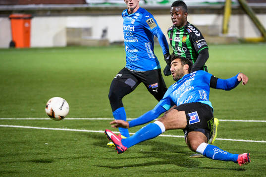 Halmstads Mohammed Ali Khan och GAIS Kieron Cadogan