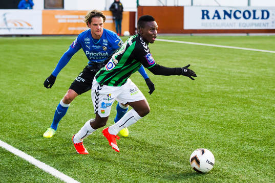 GAIS Pule Maraisane och Halmstads Fredrik Liverstam