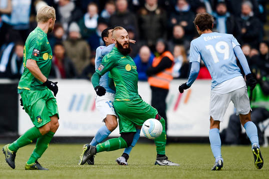 Bröndbys Magnus Eriksson i en kamp mot Malmö FFs