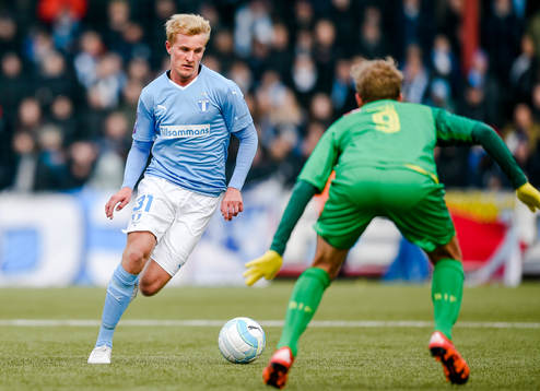 Malmö FFs Franz Brorsson och Bröndbys Teemu Pukki