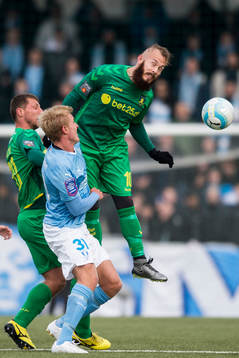 Bröndbys Magnus Eriksson och Malmö FFs Oscar Lewicki