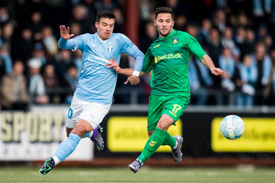 Malmö FFs Vladimir Rodic och Bröndbys Riza Durmisi