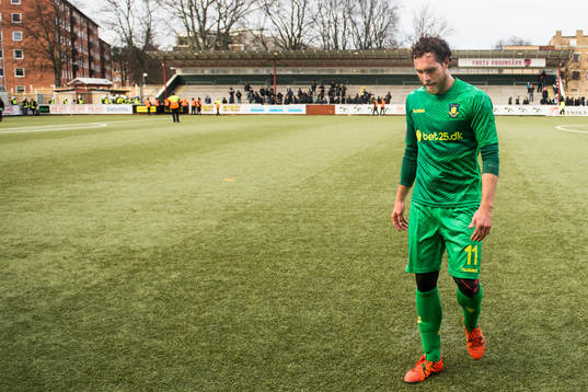 Bröndbys Johan Elmander deppar
